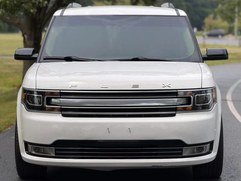 Used 2018 Ford Flex Limited w/ Equipment Group 303A AWD/4WD image 2