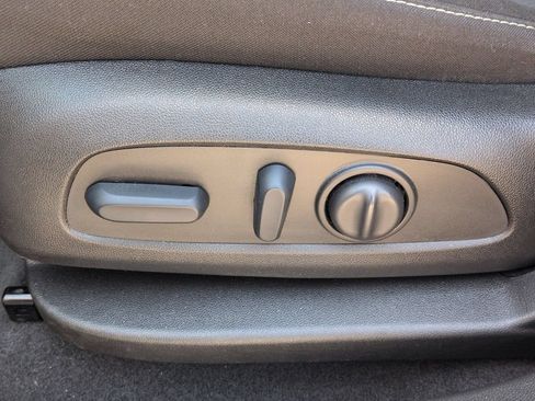 Used 2025 Chevrolet Blazer LT FWD image 14