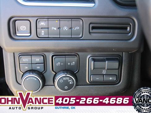 Used 2021 Chevrolet Suburban LT w/ LT Signature Package image 32