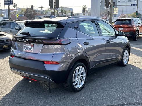 Used 2023 Chevrolet Bolt EUV LT w/ Driver Confidence Package image 4