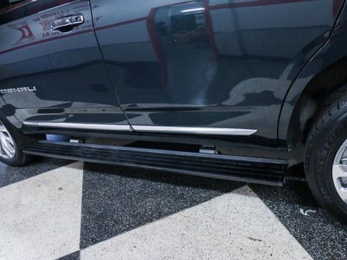 Used 2022 GMC Yukon Denali w/ Denali Premium Package image 35