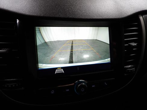 Used 2019 Chevrolet Trax LT w/ LT Convenience Package image 17