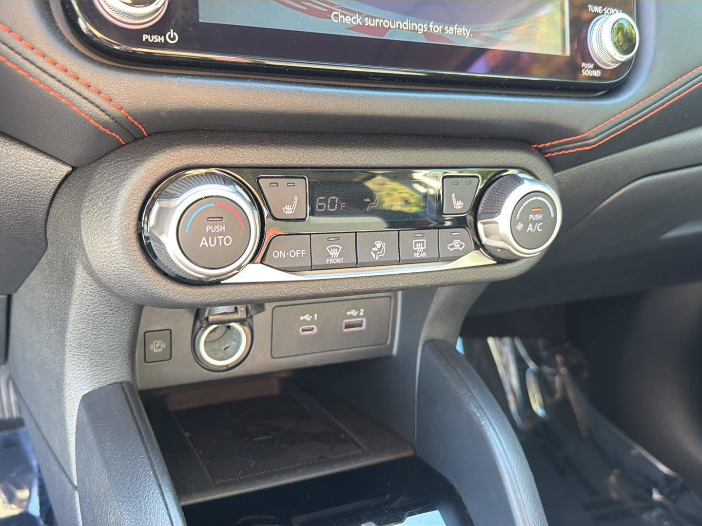 Used 2025 Nissan Versa SR FWD image 24