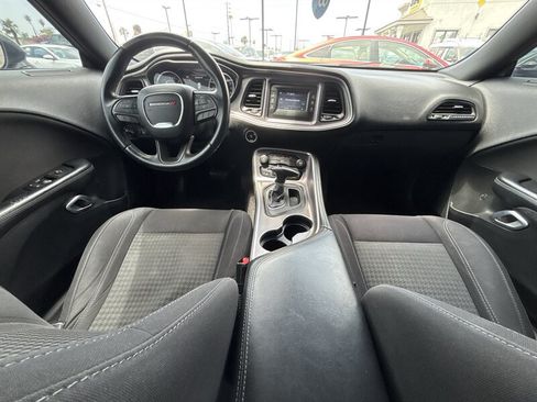Used 2015 Dodge Challenger SXT RWD image 19