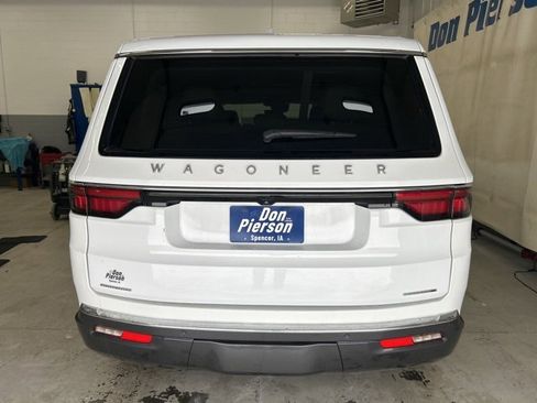 Used 2022 Jeep Wagoneer Series III w/ Premium Group I image 5