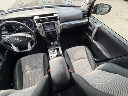 Used 2018 Toyota 4Runner SR5 AWD/4WD image 2
