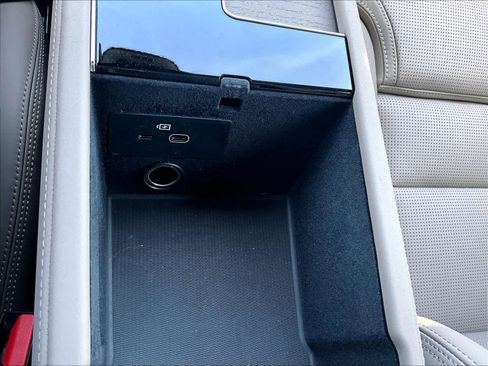 Used 2026 Volvo XC90 T8 Ultra w/ Lounge Package image 37