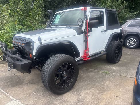 Used 2012 Jeep Wrangler Sport w/ Connectivity Group AWD/4WD image 2