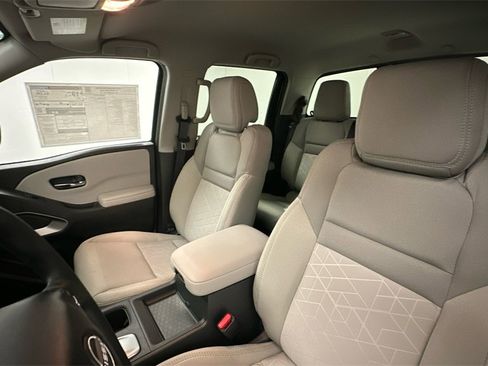 New 2025 Nissan Frontier SV image 9