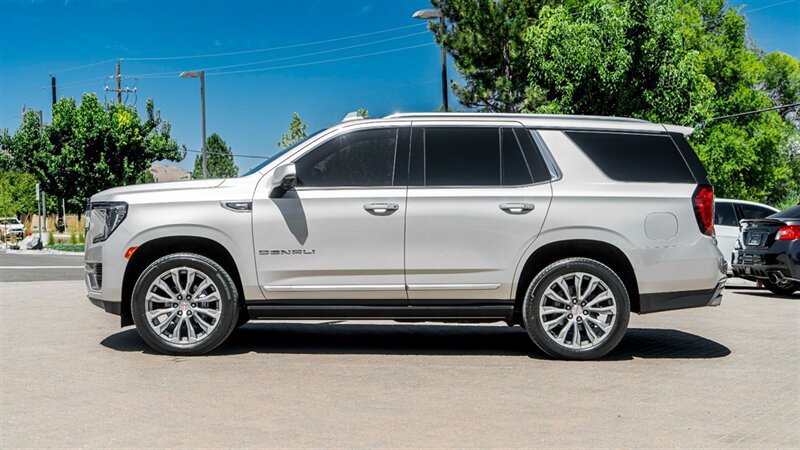 Used 2021 GMC Yukon Denali w/ Denali Ultimate Package AWD/4WD image 3