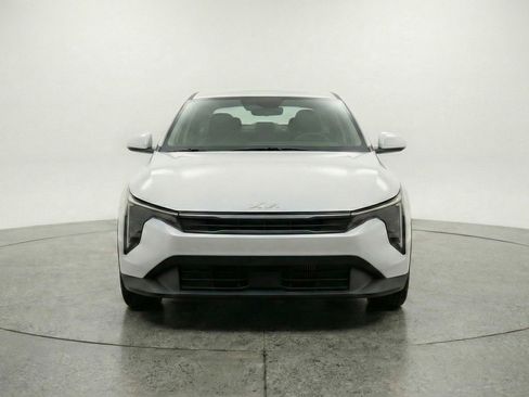 Used 2025 Kia K4 LXS image 2