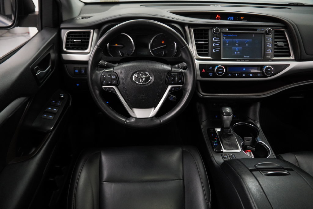 Used 2019 Toyota Highlander XLE AWD/4WD image 22
