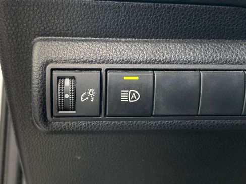 Used 2024 Toyota Corolla SE FWD image 11