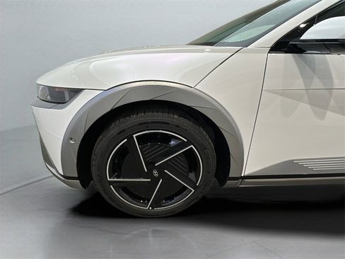 New 2026 Hyundai Ioniq 5 Limited image 3