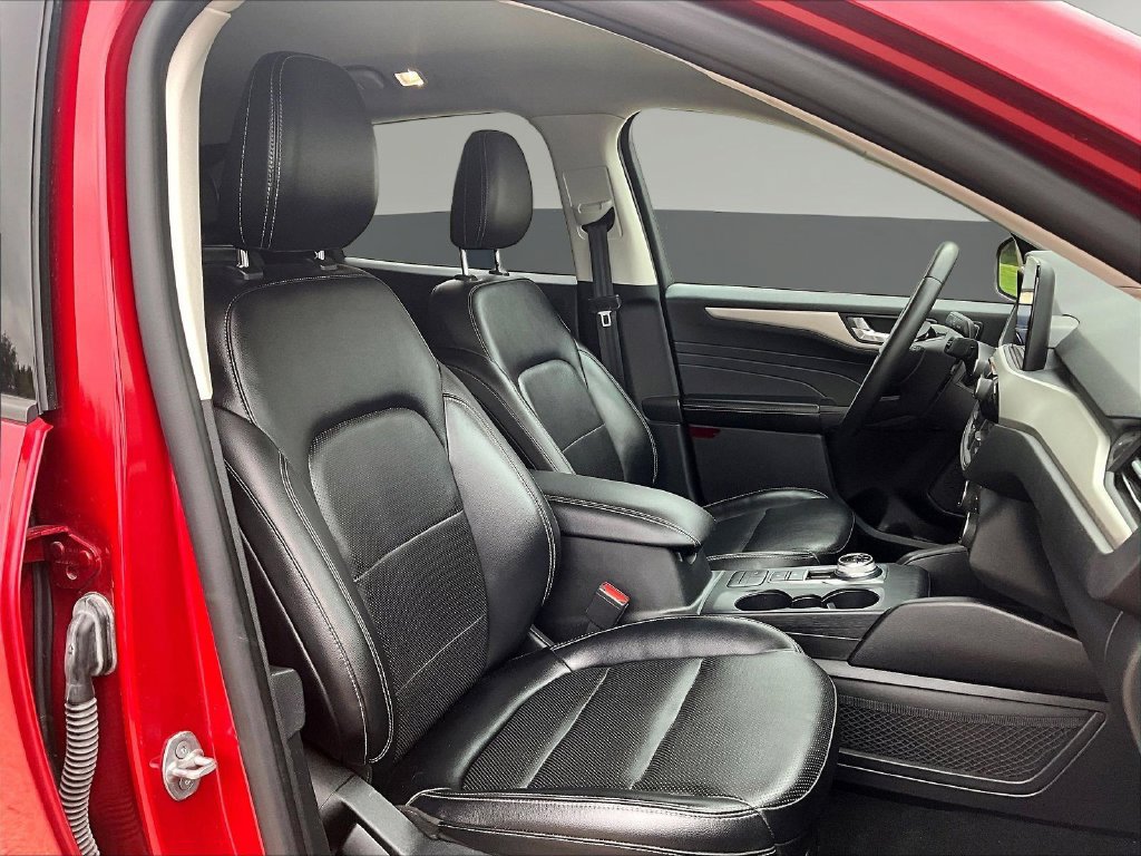 Used 2022 Ford Escape SEL w/ Technology Package AWD/4WD image 32
