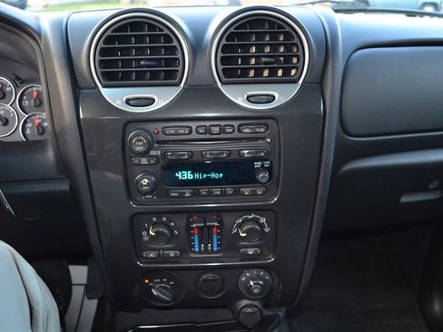 Used 2007 GMC Envoy SLE image 18