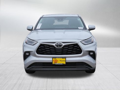 Certified 2024 Toyota Highlander LE image 2