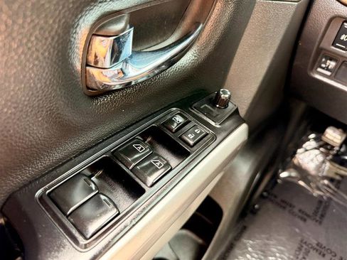 Used 2016 Nissan Titan SL AWD/4WD image 18