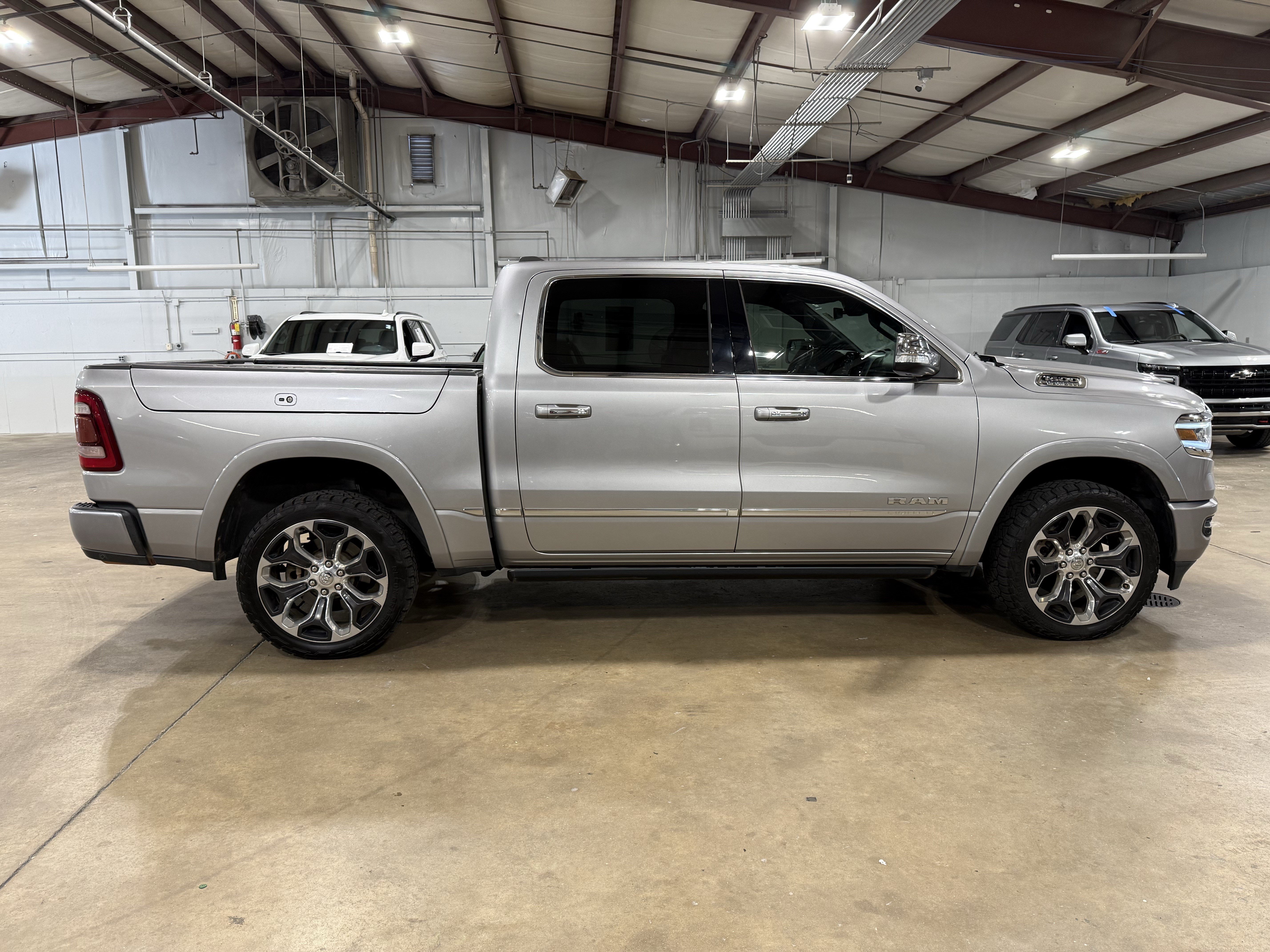 Used 2019 RAM 1500 Limited AWD/4WD image 12