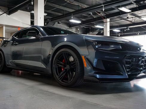 Used 2021 Chevrolet Camaro ZL1 image 2