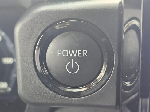 Used 2025 Toyota Tacoma 4x4 Double Cab Hybrid image 33