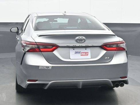 Used 2023 Toyota Camry SE FWD image 5