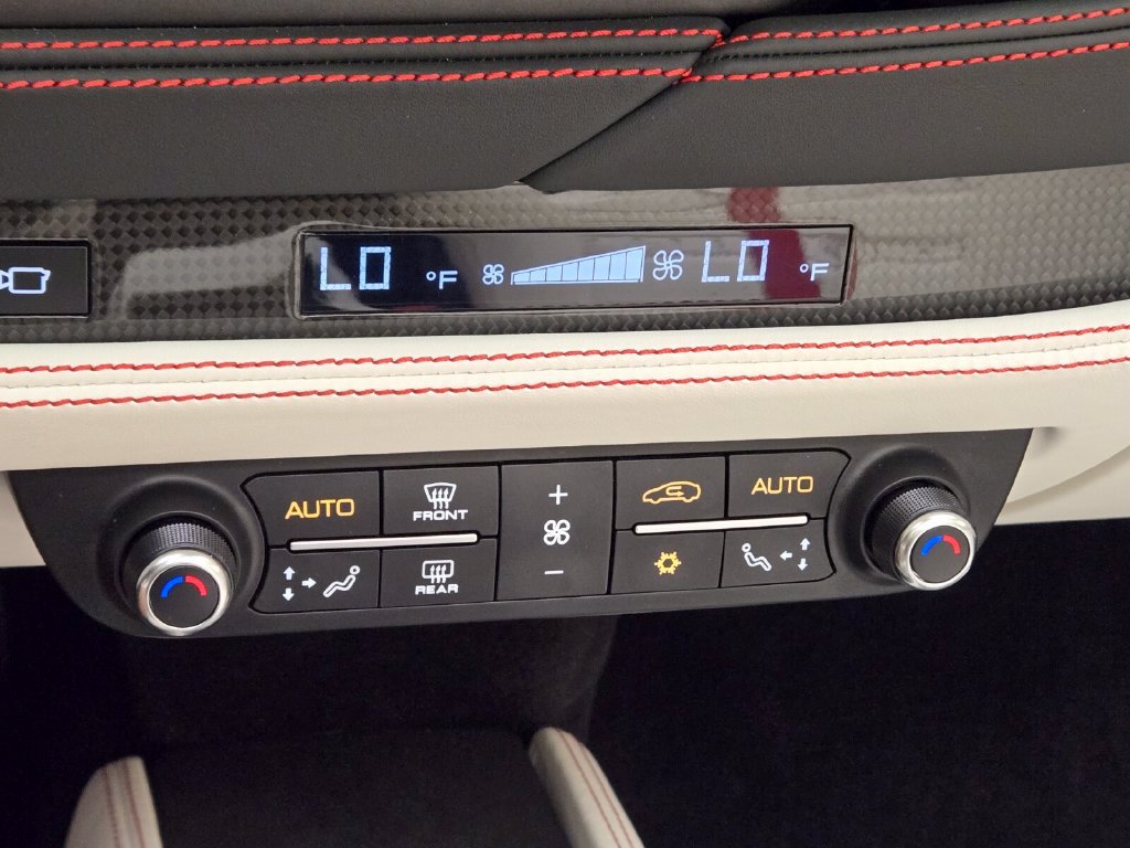 Used 2022 Ferrari F8 Tributo RWD image 39