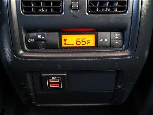 Used 2018 Nissan Pathfinder S image 22