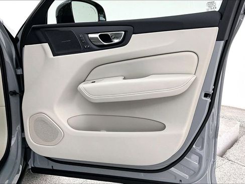 New 2026 Volvo XC60 B5 Ultra w/ Protection Package Premier image 20