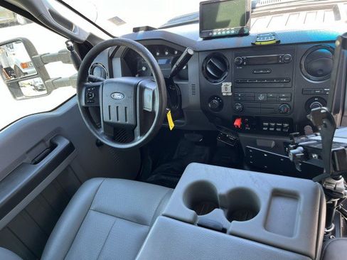 Used 2015 Ford F550 4x4 Regular Cab Super Duty image 8