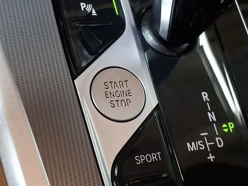 Used 2023 BMW X6 xDrive40i w/ M Sport Package image 21