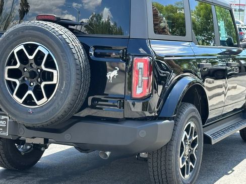 New 2026 Ford Bronco Outer Banks AWD/4WD image 8