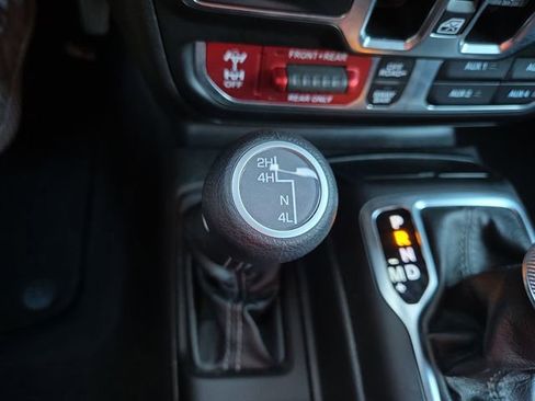 Used 2024 Jeep Wrangler Rubicon image 25