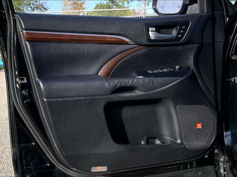 Used 2014 Toyota Highlander Limited Platinum image 20