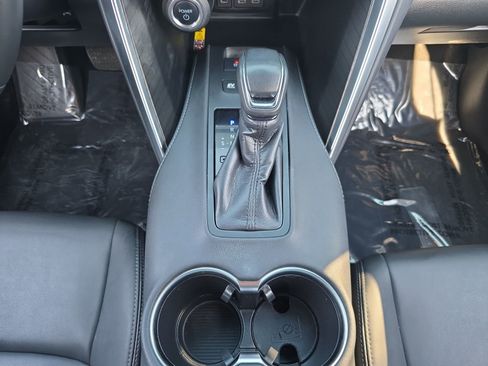 Certified 2024 Toyota Venza XLE image 17