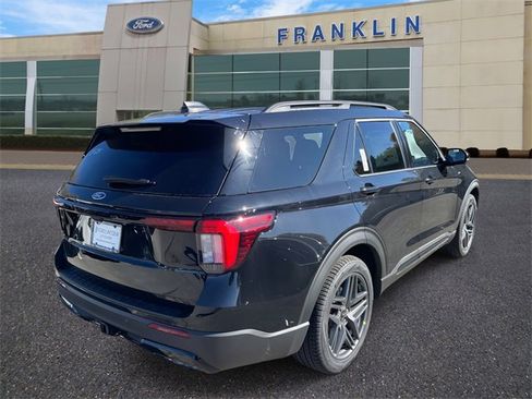 New 2026 Ford Explorer ST-Line w/ ST-Line Street Pack image 7