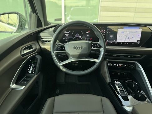 New 2025 Audi Q5 Premium image 11