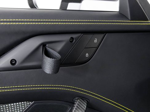 Used 2025 Porsche 911 GT3 RS RWD image 33