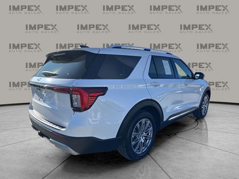Used 2025 Ford Explorer Platinum image 5