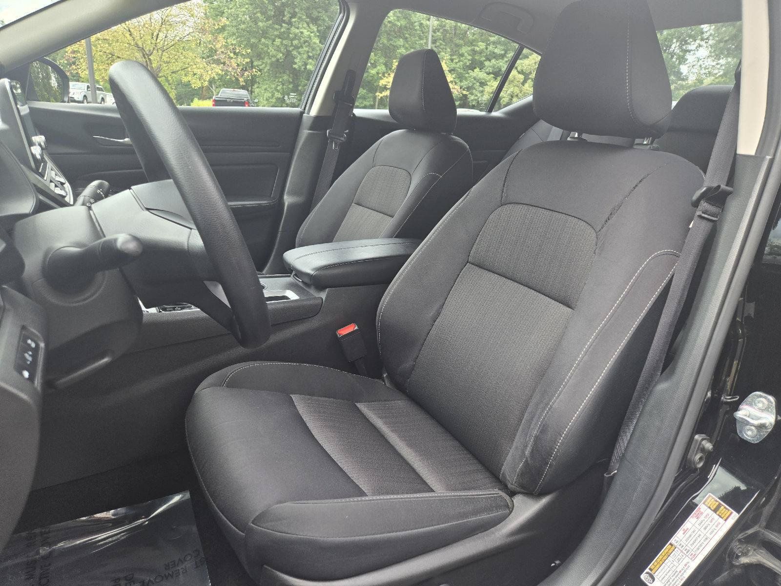 Used 2025 Nissan Altima 2.5 SV FWD image 12