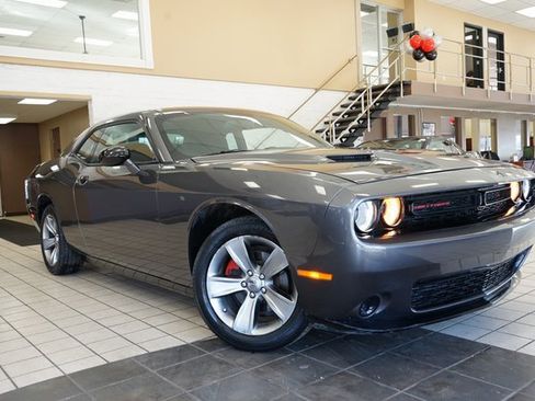 Used 2016 Dodge Challenger SXT image 13