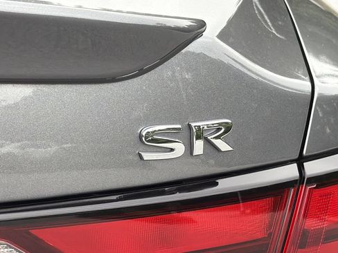 Used 2023 Nissan Sentra SR w/ SR Premium Package FWD image 22