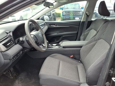 Used 2025 Toyota Camry LE image 27