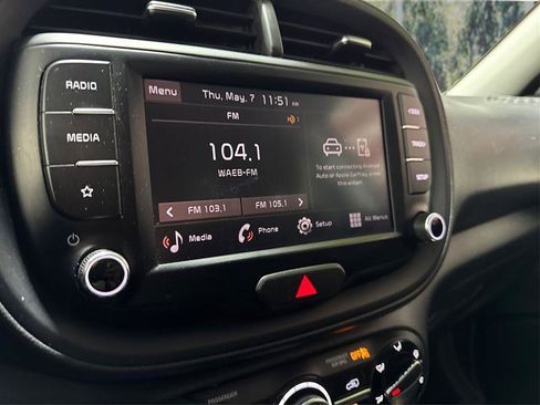 Used 2023 Kia Soul LX w/ Option Group 015 FWD image 14