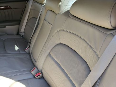 Used 2004 Cadillac De Ville DHS w/ Equipment Group image 27