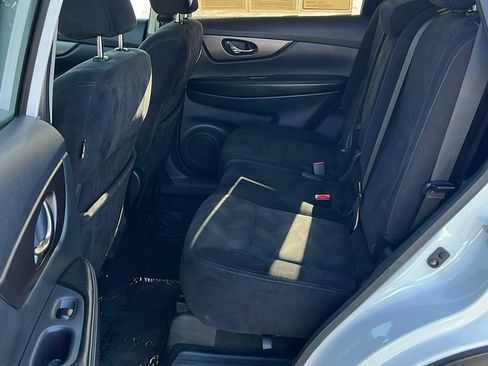 Used 2016 Nissan Rogue S w/ S Family Package FWD image 9