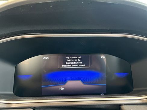 Used 2025 Volkswagen Taos SE image 17