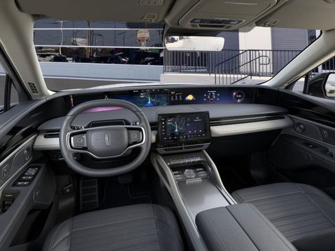 New 2025 Lincoln Nautilus Reserve image 9