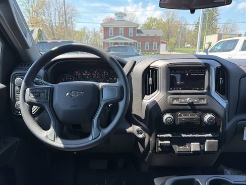 New 2026 Chevrolet Silverado 1500 Custom Trail Boss w/ LPO, Dark Essentials Package AWD/4WD image 6