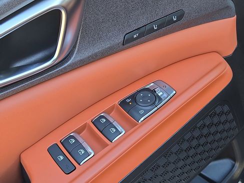 New 2026 Kia Carnival EX image 16